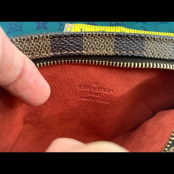 🥳💯Louis Vuitton pouch second accessories bag.💕 - Picture 4 of 6